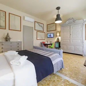 Budget Sonnino 37 , Cagliari Włochy