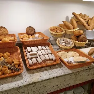 Hotel Apartments Villaggio Dei Fiori 4 Stars Luxury - Great Family Resort - Pet Friendly - With Hypermarket - Delivery Restaurant-Pizzeria - Room Breakfast With Supplement - Ultra Fast Wi-Fi - Play Area For Children - Olympic Swimming Pool - Parking 4*, Caorle Włochy